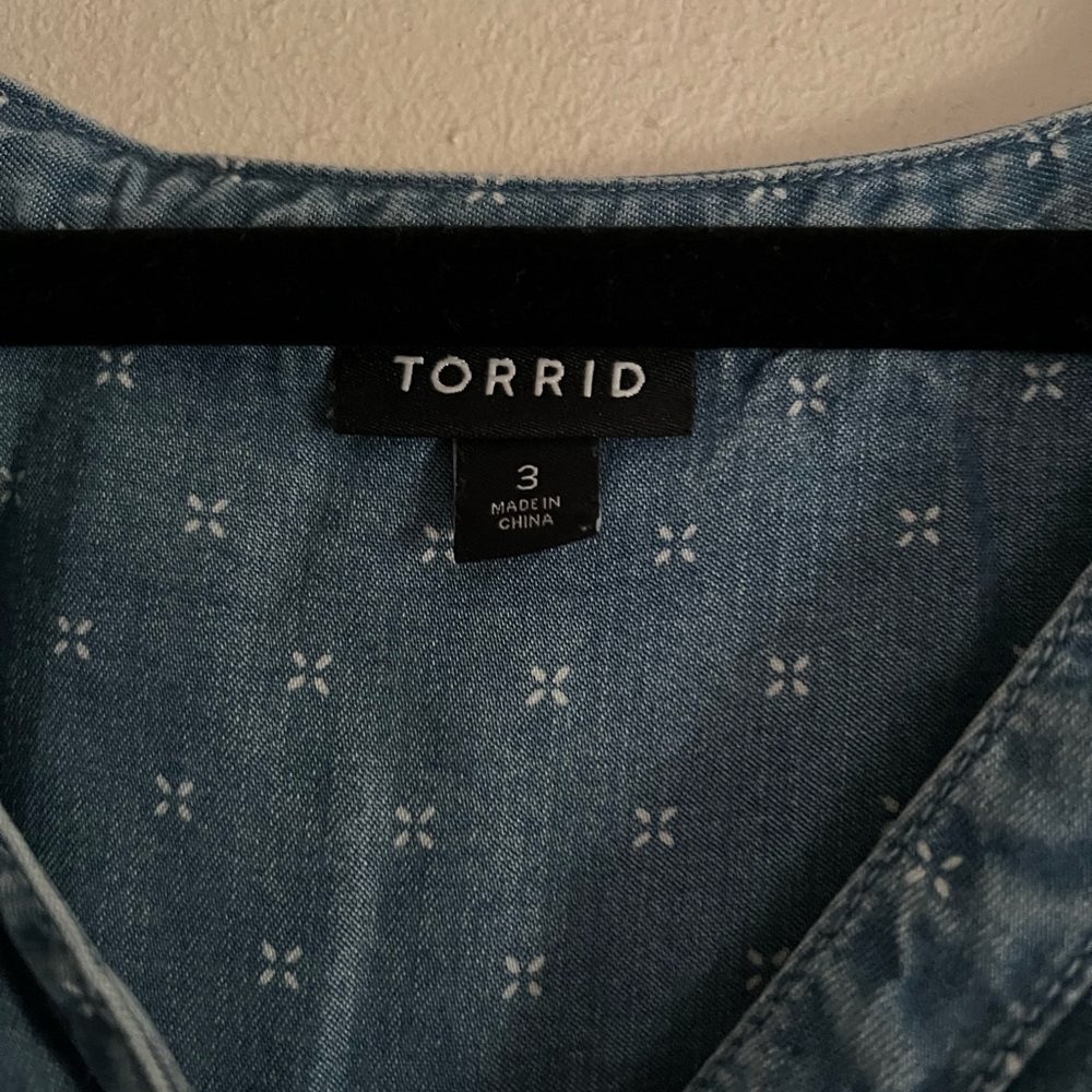 Torrid Size 3 Denim Top - Picture 2 of 3